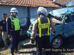 Tragedi Pilu Mobil Sekeluarga Dihantam KA Sri Tanjung Bikin 3 Orang Tewas