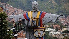 FOTO: Mengunjungi Patung Yesus Cetak 3D Terbesar di Amerika Latin