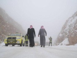 Musim Dingin di Arab Saudi: Salju Turun, Makkah Hujan, Suhu Madinah 2 Derajat