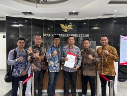 Tim Hukum Khofifah-Emil Siap Kawal Pilihan Warga Jatim di MK