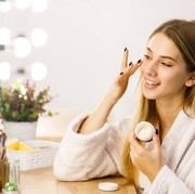 Jangan Salah! Ini Urutan Memakai Skincare yang Tepat