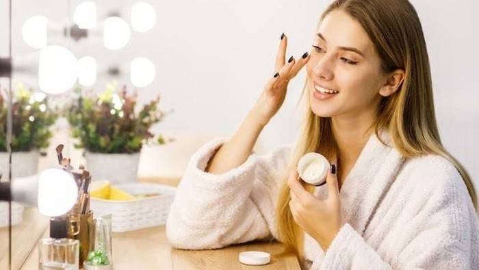 Jangan Salah! Ini Urutan Memakai Skincare yang Tepat