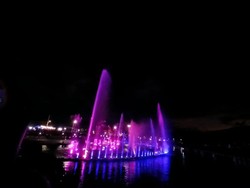 Air Menari, Pemikat Baru Wisawatan di Danau Toba