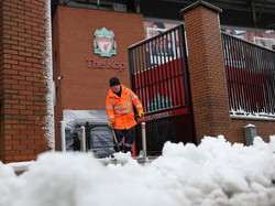 Liverpool dan MU Sepakat Masih Mau Main, walau Salju Menghadang