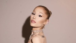 Ariana Grande Positif Covid-19 di Tengah Tur Promosi 'Wicked: For Good'