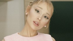 Lirik Lagu twilight zone - Ariana Grande