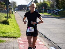 Kisah Wanita 55 Tahun Sukses Cetak Rekor Marathon 42K Tiap Hari dalam Setahun