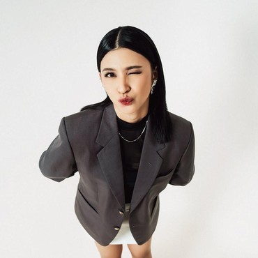 Sosok Keisha Cinantya Vokalis Baru HIVI! Pengganti Neida Aleida