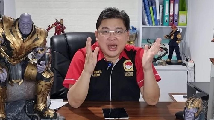 Pengacara Alvin Lim dalam tayangan video di kanal YouTube Quotient TV. (Tangkapan layar YouTube Quotient TV))