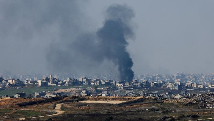 Biro Statistik Pusat Palestina (PCBS) memperkirakan populasi Gaza telah turun sekitar 6 persen sejak dimulainya serangan Israel. PCBS menyatakan bahwa lebih dari 55.000 orang diduga tewas.