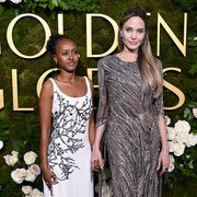 Angelina Jolie Ajak Putrinya ke Golden Globes 2025, Gaya Ibu-Anak sama Memukau!