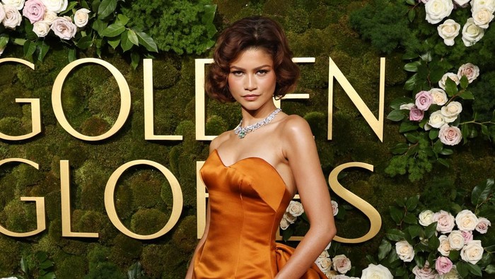 BEVERLY HILLS, CALIFORNIA - JANUARY 05: Zendaya attends the 82nd Annual Golden Globe Awards at The Beverly Hilton on January 05, 2025 in Beverly Hills, California. (Photo by Kevin Mazur/Getty Images)