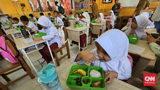 Menko Pangan Zulhas menyebut anggaran Makan Bergizi Gratis (MBG) bisa tembus Rp420 triliun per tahun.