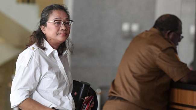 Eks kader PDIP Agustiani Tio yang juga mantan terpidana kasus suap Harun Masiku menyurati pimpinan KPK agar diberi izin untuk berobat ke Cina.