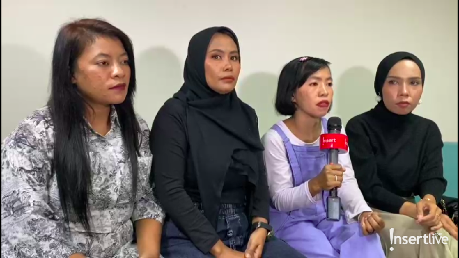 Kiri ke kanan (Siti Halimah, Yanti, Aisyah, dan Nurma)