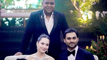 img-title Tampil di Resepsi Pevita Pearce di Malaysia, Berapa Bayaran Andmesh Sekali Manggung?