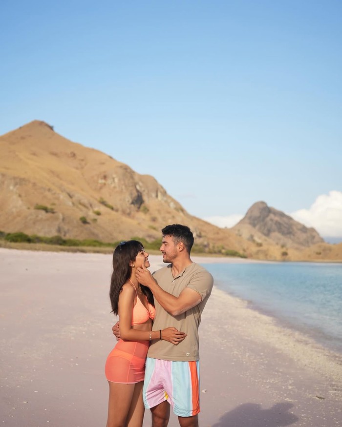 Aurelie Moeremans dan Tyler