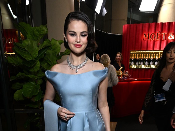 BEVERLY HILLS, CALIFORNIA - JANUARY 05: Selena Gomez attends Moët & Chandon At The 82nd Annual Golden Globe Awards at The Beverly Hilton on January 05, 2025 in Beverly Hills, California.  (Photo by Michael Kovac/Getty Images for Moët & Chandon)