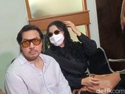 David Bayu Temani Audrey Davis di Sidang Penyebaran Video Syur