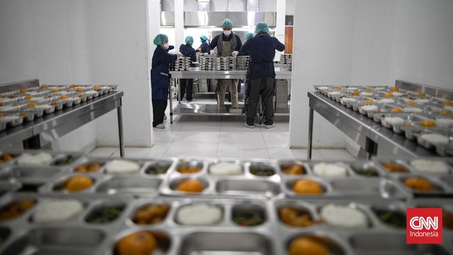 Dapur MBG Disegel Polisi Buntut Keracunan Siswa Banggai Kepulauan Polisi menyelidiki kasus ratusan siswa di Kabupaten Banggai Kepulauan, Sulawesi Tengah, diduga mengalami keracunan usai menyantap ikan tuna goreng menu MBG.