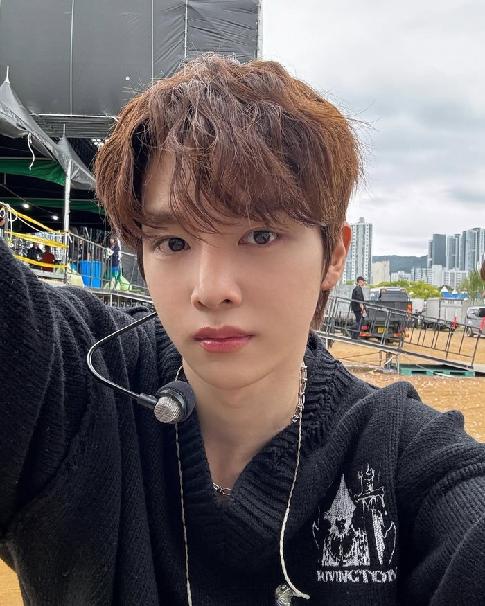 Idol K-Pop pemilik shio Ular berikutnya adalah Sungchan RIIZE. Namun, ia tidak sendiri karena ada anggota lain di grupnya yang juga merupakan ‘01 liner (idol K-Pop kelahiran tahun 2001), yaitu Eunseok./ Foto: instagram.com/riize_official