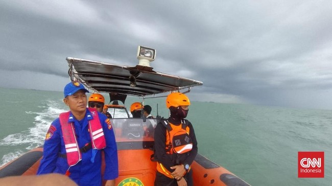 Basarnas Tanjungpinang Kepri menjelaskan menurut pengakuan korban selamat, tiga penumpang speedboat yang tenggelam masih hilang.