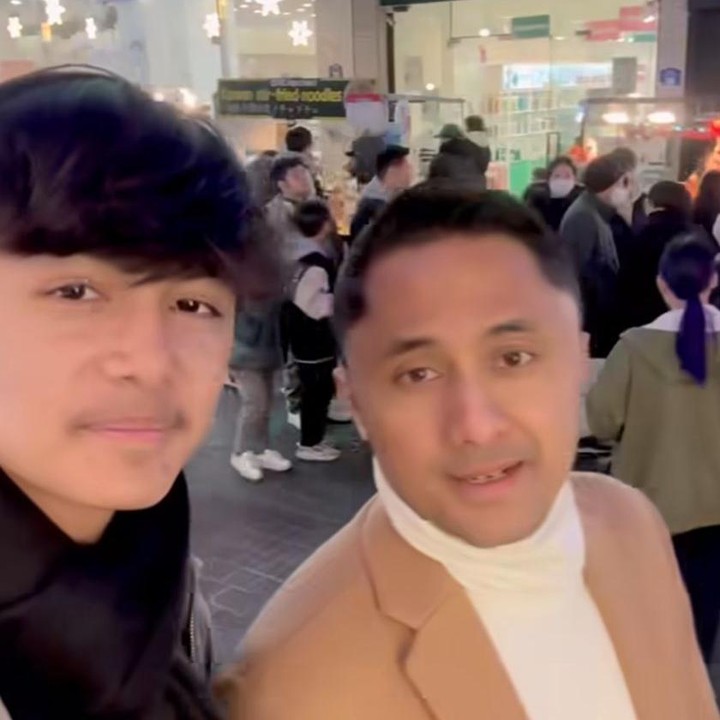 <p>Melalui laman Instagramnya, anak sulung Hengky, Bintang Pratama Kurniawan, juga membagikan momen saat menyusuri Myeondong Street. Mereka pun mengabadikan foto bersama di salah satu daerah populer di Seoul itu, Bunda. (Foto: Instagram@bintangpratamakurniawan)</p>