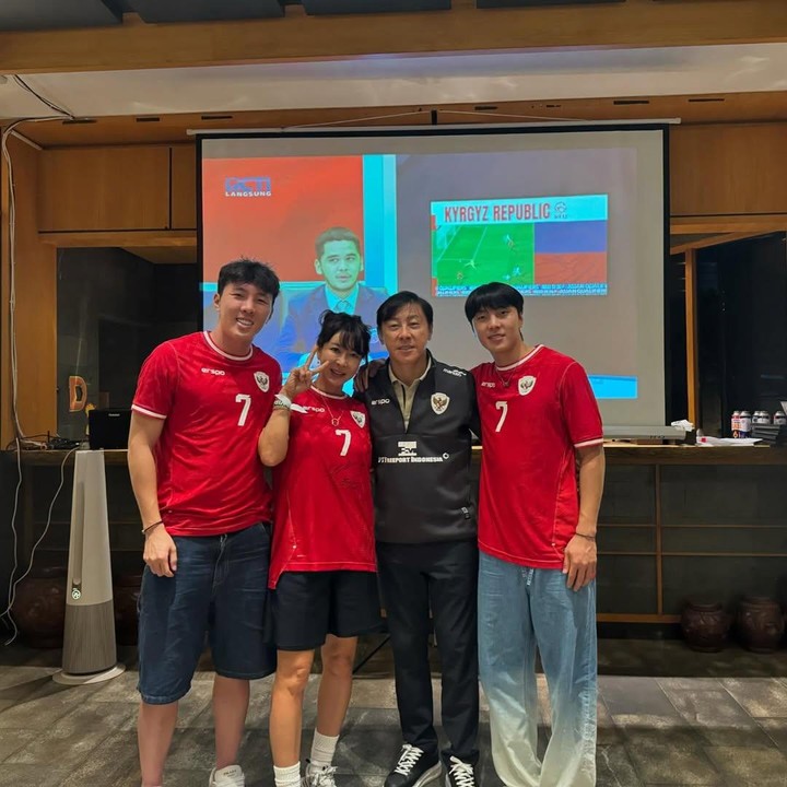 <p>Kabar pencopotan Shin Tae Yong sebagai pelatih Timnas Indonesia diumumkan langsung oleh Ketua Umum PSSI, Erick Thohir. "Kita melihat perlunya ada pimpinan yang bisa lebih menerapkan strategi yang tentu disepakati oleh para pemain, komunikasi yang lebih baik, dan implementasi program yang lebih baik untuk Timnas Indonesia," dikutip dari laman <em>detikcom,</em> Senin (6/1/2025). (Foto: Instagram@shin_jaewon77)</p>