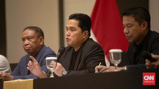 Erick Thohir mengumpulkan ofisial timnas untuk mengawal Indonesia lolos Piala Dunia.