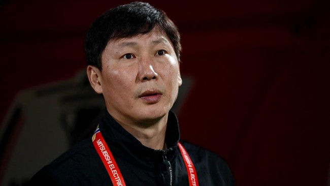 Warga Vietnam menggratiskan taksi dan kopi kepada Kim Sang Sik usai bawa negara mereka juara Piala AFF 2024.