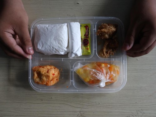 Baru Berjalan 9 Hari, Menu MBG di SMAN Surabaya Ditemukan Basi
