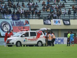 Rayhan Utina Dilarikan ke RS saat Persela Lawan Persipal