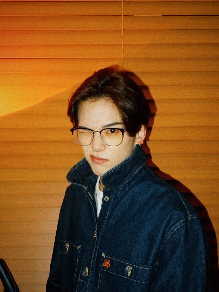 Selanjutnya ada Asahi TREASURE yang lahir pada 20 Agustus 2001 di Osaka, Jepang. Meski lahir pada tanggal dan bulan yang berbeda, namun rekan satu timnya, Yoon Jaehyuk, juga memiliki shio yang sama./ Foto: x.com/treasuremembers