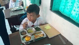 Siswa SD Jakbar Diberi Paket French Fries Karena Tak Suka Makan Nasi