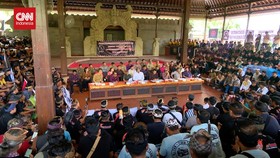 VIDEO: Pengemudi Bali Tuntut Pembatasan Kendaraan Wisata dari Luar
