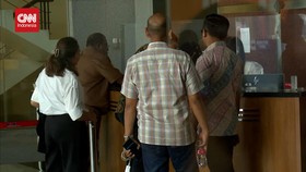 VIDEO: KPK Periksa Wahyu Setiawan dan Agustiani Tio