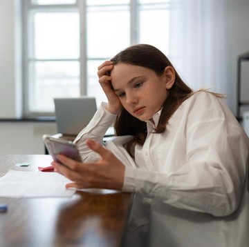 5 Cara Mudah Mengurangi Kecanduan Media Sosial dan Aktivitas Pengganti yang Lebih Bermanfaat