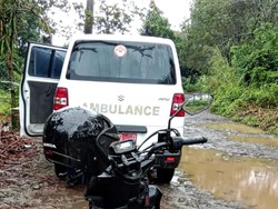5 Fakta Ibu Muda Sukabumi Melahirkan di Ambulans gegara Jalan Rusak