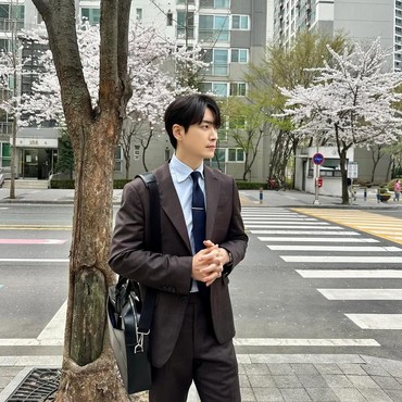 Lee Jun Hyuk Diincar Untuk Bintangi Drama Adaptasi Webtoon