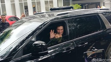 Johnny Wong Kritis di Rumah Sakit, Anak Baim Sempat Lambaikan Tangan ke Kakek