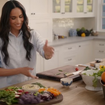 Meghan Markle Dituding Jiplak Konsep Acara Pamela Anderson