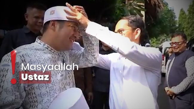 Irfan Hakim Grogi saat Terima Peci-Salaman dengan Ustaz Adi Hidayat