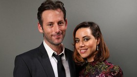 Situasi Pernikahan Aubrey Plaza dan Mendiang Jeff Baena Terungkap
