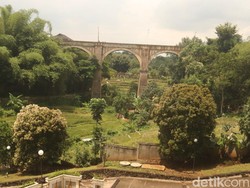 Jembatan Cincin di Jatinangor yang Dicap Horor