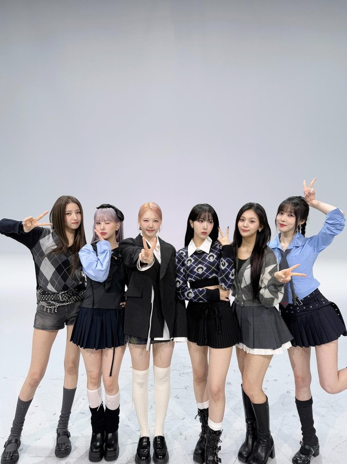 Meski sudah tidak berada di agensi yang sama, namun hubungan persahabatan keenam anggota GFRIEND masih terjalin erat. Rayakan debut anniversary ke-10, mereka kembali berkumpul untuk merilis album spesial, ‘Season of Memories.’/ Foto: x.com/GFRDofficial