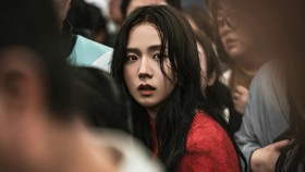 Ancaman Zombi Usai Jisoo dan Park Jeong-min Putus di Trailer Newtopia