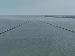 Mau Dibuat Apa Pagar Misterius yang Membentang 30,16 Km di Laut Tangerang?