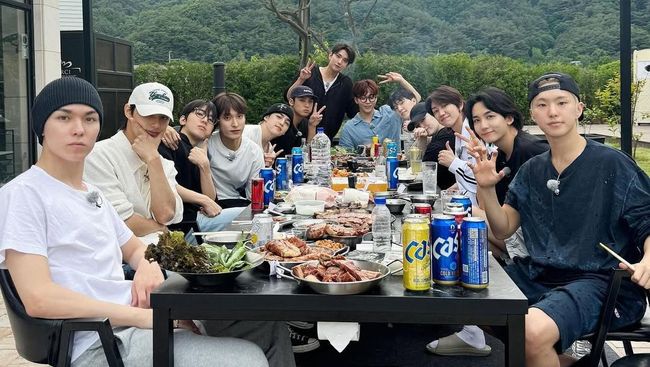 6 Grup K-Pop yang Akan Rayakan Debut Anniversary ke-10 di Tahun 2025, Ada SEVENTEEN!