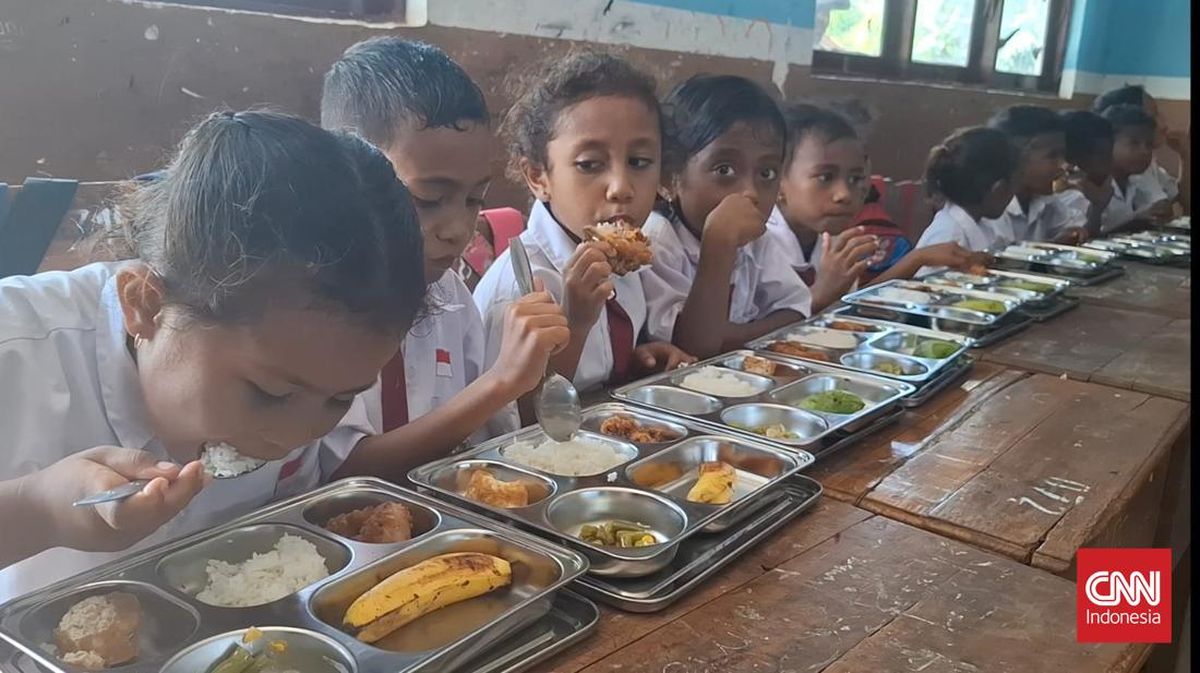 Parents of Students in NTT Confess that Free Nutritious Meals Smell Bad