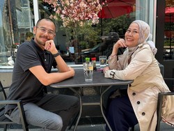 Dewi Yull Bangga Surya Sahetapy Gak Jadikan Tuli Hambatan Capai Cita-cita